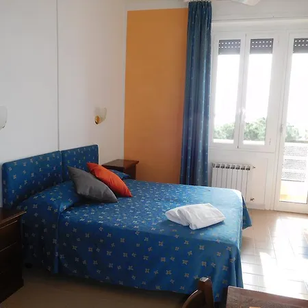 Pensjonat Baia Delle Favole Affittacamere *