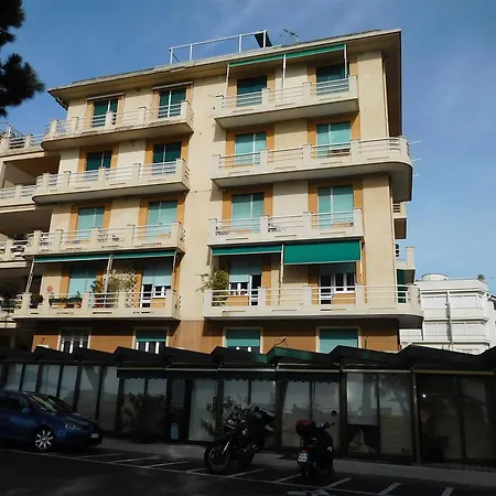 Baia Delle Favole Affittacamere *
